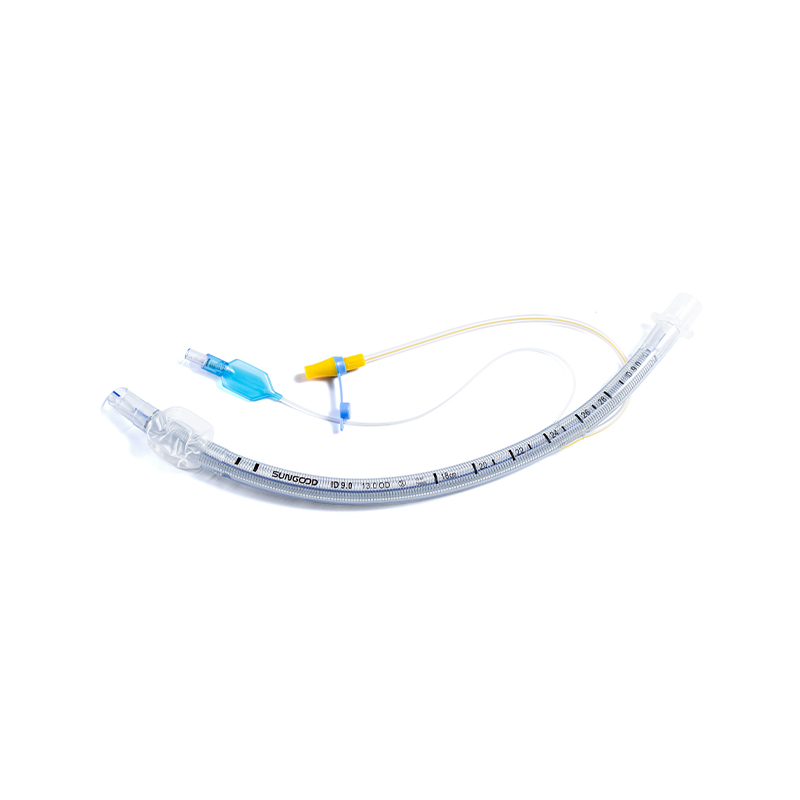 Forsterket endotrakealtube med mansjett med evakueringslumen